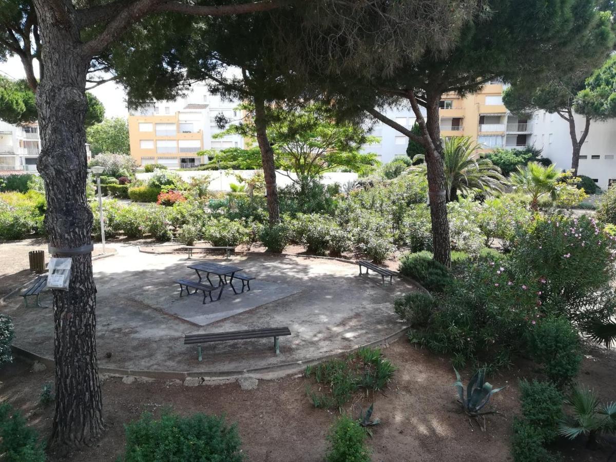 Studio cabine VUE PORT avec piscine, parc, boulodrome et parking privé Agde Esterno foto