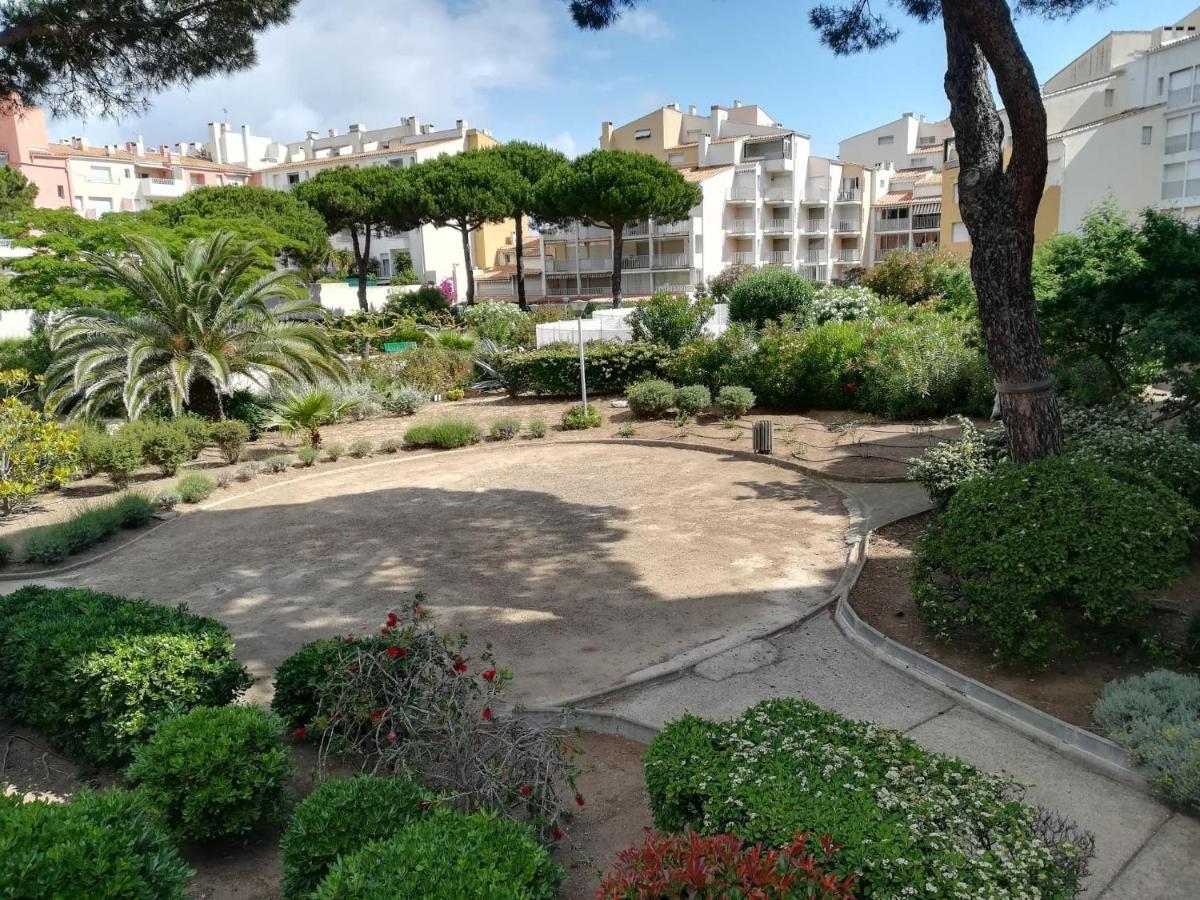 Studio cabine VUE PORT avec piscine, parc, boulodrome et parking privé Agde Esterno foto