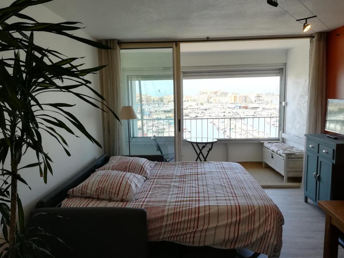 Studio cabine VUE PORT avec piscine, parc, boulodrome et parking privé Agde Esterno foto